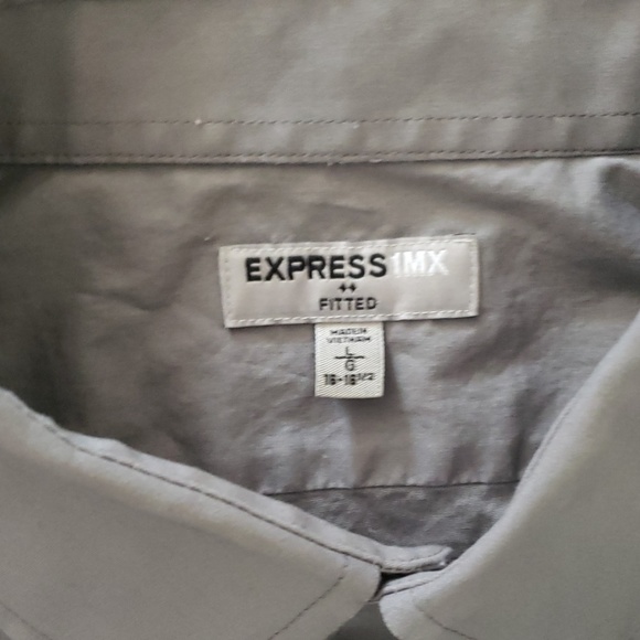 🚨 4 Express Dress Shirts! What a DEAL! - Picture 4 of 5
